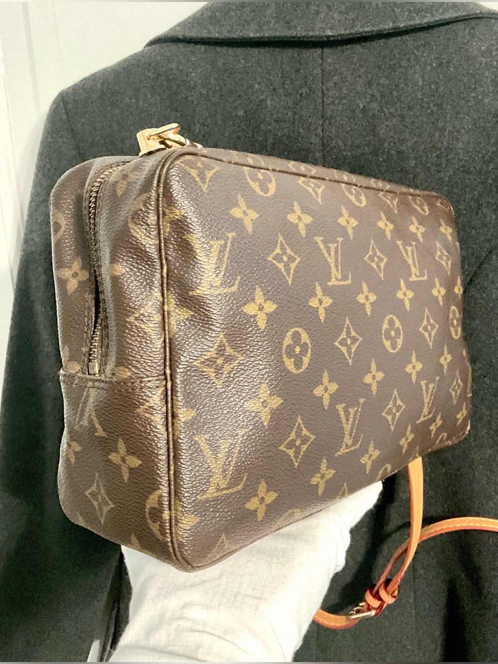 ✅LV TROUSSE 28 CLUTCH 872TH
AUTHENTIC LOUIS VUITTON - Picture 8 of 12